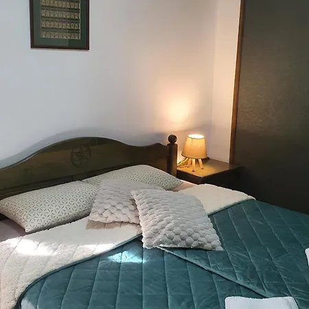 Kum Apartment *